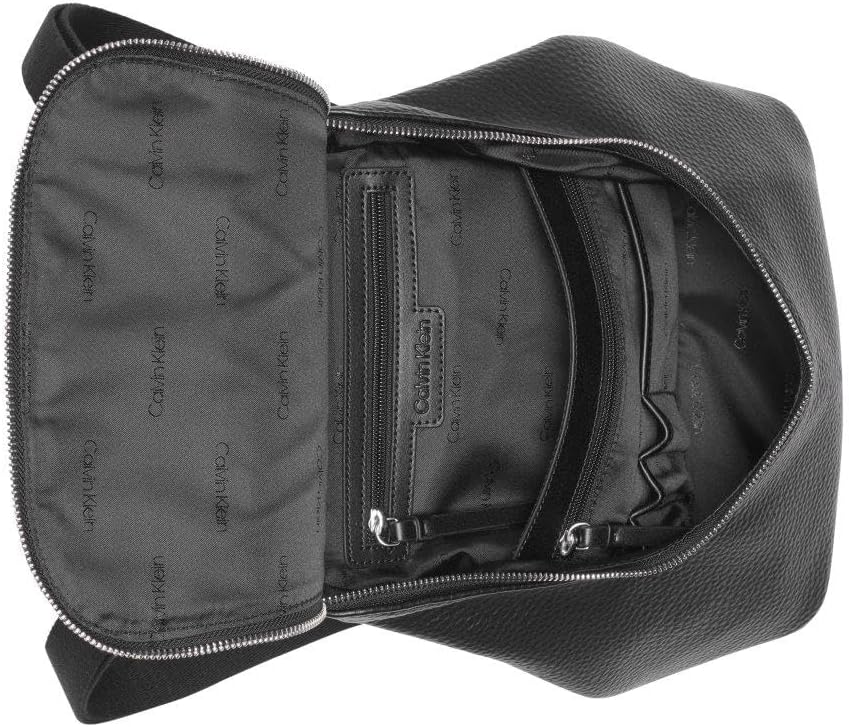 Calvin Klein Zulle Backpack: Lujo Moderno y Organización Superior en Negro/Plata