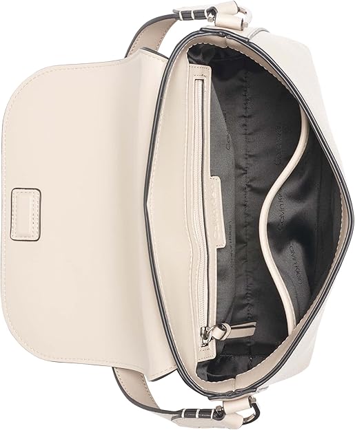 Calvin Klein Bolso  Millie de hombro con solapa