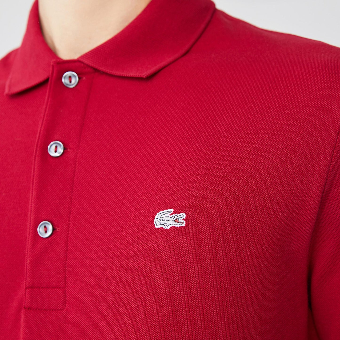 Polo Lacoste Slim Fit – Edición Rojo Burdeos